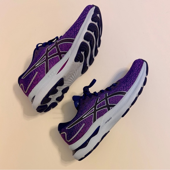 ASICS NWOT Women’s GEL-Nimbus 24 Purple - Picture 4 of 9